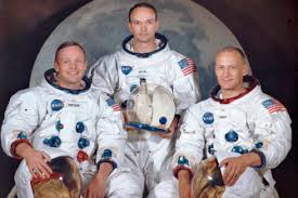 Astronauts michael collins (left) and john w. Nugq 4tsegptgm