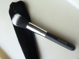 chanel 7 blending foundation brush