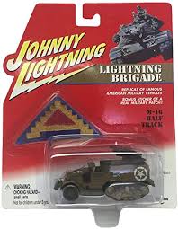 Amazon Com Johnny Lightning Lighting Brigade M 16 Half Track 1 64 Scale Diecast Metal Car Replica Toys Games