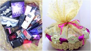 how to gift basket for makeup