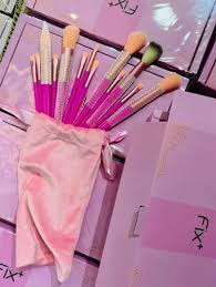 fix plus makeup brush with pouch and
