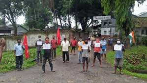 The police, assisted by the ceylon workers congress (cwc), the main plantation workers' union, previously arrested 22 workers, accusing them of physically assaulting estate superintendent subash. Trade Unions Across India Protest Changes In Labour Laws Leaders Detained In Delhi