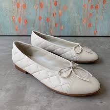 chanel flat shoes ราคา leather
