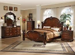Complete with sleek, tapered wooden legs, this gorgeous silver bedroom set is a glamorous. Elegante Schlafzimmermobel Elegante Schlafzimmermobel Traditional Bedroom Furniture Elegant Master Bedroom Bedroom Furniture Sets