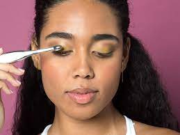 7 tips to apply eyeshadow like you