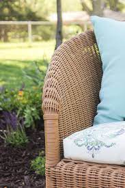 How To Re Coat Wicker Furniture