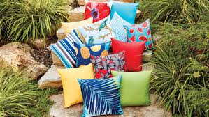 how to pick the perfect patio cushions