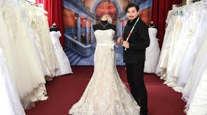 Trouver des robes de mariage pas cher moins de 100 euros avec des styles différents, de haute qualité et une expédition rapide sur milanoo.com. Zwischen Tull Und Tranen