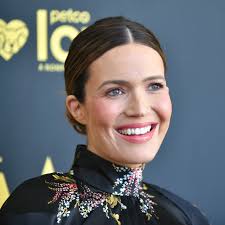 mandy moore s new bangs are giving