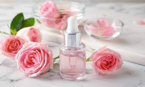 น้ำกุหลาบ (rose water) ประโยชน์ดีๆ ที่มีมากกว่ากลิ่นหอม