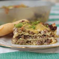 lasagna with béchamel white sauce and