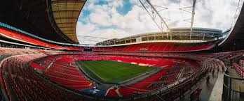 Wembley stadium (branded as wembley stadium connected by ee for sponsorship reasons) is a football stadium in wembley, london. Em 2021 Das Wembley Stadion In London