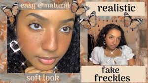 realistic fake freckles using eyeshadow