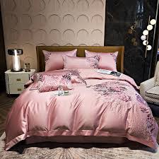 Bedding Sets Modern Look Light Pink Bed