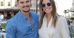 Juan Arbelaez - Laury Thilleman and Juan Arbelaez: She Opens Up About Their Breakup and How  She's “Overcoming This Ordeal”