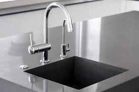 pros of touchless kitchen faucet