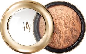 To celebrate the launch of our new daze highlighter, we would like to introduce the ultimate guide to our beloved beyond powders. Guerlain Face Highlighting Powder