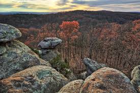 Enjoy spectacular views of pikes peak, america's mountain.. Garden Of The Gods Illinois Where To Stay The Night Near The Scenic Wilderness Area Tripboba Com