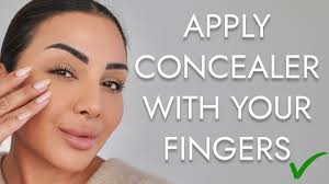 how to apply concealer with fingers for