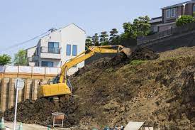 maison sur un terrain en pente