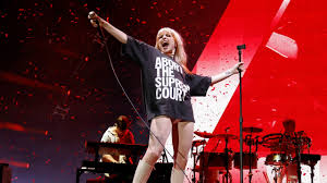 paramore s hayley williams tells fans