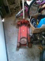 can you identify this floor jack the