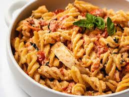 Feta And Tomato Pasta With Chicken gambar png