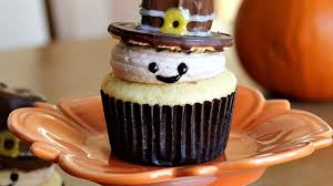 This is a chocolate cupcake and is one of the most favorite among the children. 11 Impressive Thanksgiving Cupcakes Mental Floss