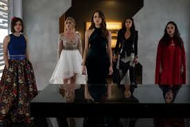 the pretty little liars are dressing