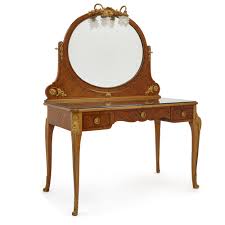 antique dressing table with chair