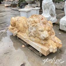 Natural Yellow Stone Lion Statue Garden