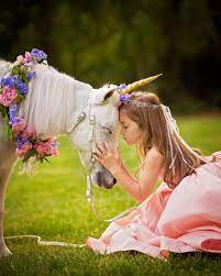 Girl With Unicorn gambar png