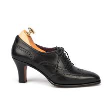 An oxford shoe is characterized by shoelace eyelets tabs that are attached under the vamp, a feature termed closed lacing. Women S Oxford Shoes