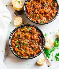 crockpot lentil soup wellplated com