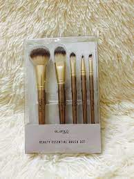 elianto essential beauty brush set