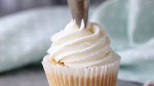 le whipped cream frosting 3