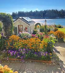 Pacific Northwest Cottage Style Garden