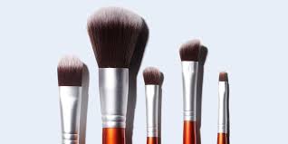 should-i-clean-my-makeup-brushes-after-each-use