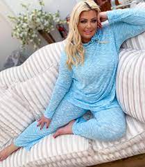 What did gemma collins do to lose weight? Gemma Collins Looks Slimmer Than Ever In Pyjamas After 3st Weight Loss In Happy Monday Snap