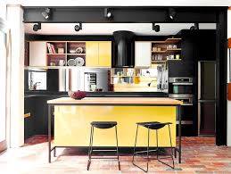 Surprising Colors That Go With Yellow Paint