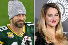 He'll be getting married to actress shailene woodley. Shailene Woodley And Aaron Rodgers Engagement Tweets