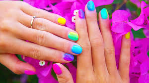 11 glamorous neon nail designs you must
