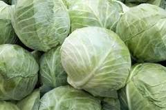 What weight is a medium head of cabbage?