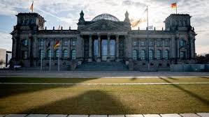 The law now has to be passed by the upper house of the german parliament. Unterschied Zwischen Bundestag Bundesrat Und Bundesregierung Einfach Erklart