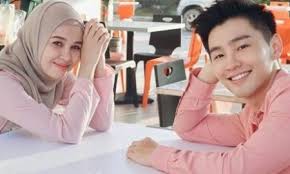 In the full instagram analytical report, you can monitor alvin chong & emma maembong's audience demographics and interests, follower growth, engagement, comments authenticity. Alvin Chong Emma Maembong Bercinta Beautifulnara Gosip Artis Malaysia Terkini