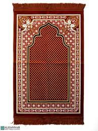 ic prayer rug with scroll border