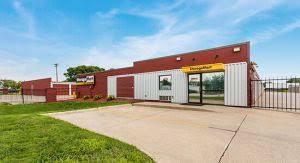storage units in des moines ia