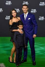Babasının izinden giden küçük ronaldo, sadece 24 saat içinde bir milyon takipçiye ulaştı. How Many Children Does Cristiano Ronaldo Have What Are They Called And Who Are Their Mothers