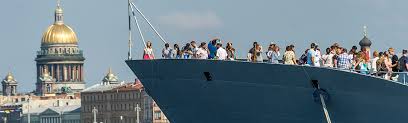 В праздничных мероприятиях приняли участие 250 кораблей и около 15 тыс. Den Voenno Morskogo Flota V Sankt Peterburge