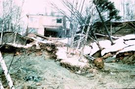 The devastating 9.2 magnitude earthquake and subsequent tsunamis ravaged coastal communities and took over 139 lives. Margy S Musings Color Pictures Of 1964 Earthquake Alaska Lest We Forget 1964 Alaska Earthquake Alaska Earthquake